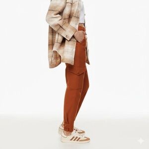 Aritizia Utility Pants Wilfred Free modern cargo Size 6 red/orange high rise